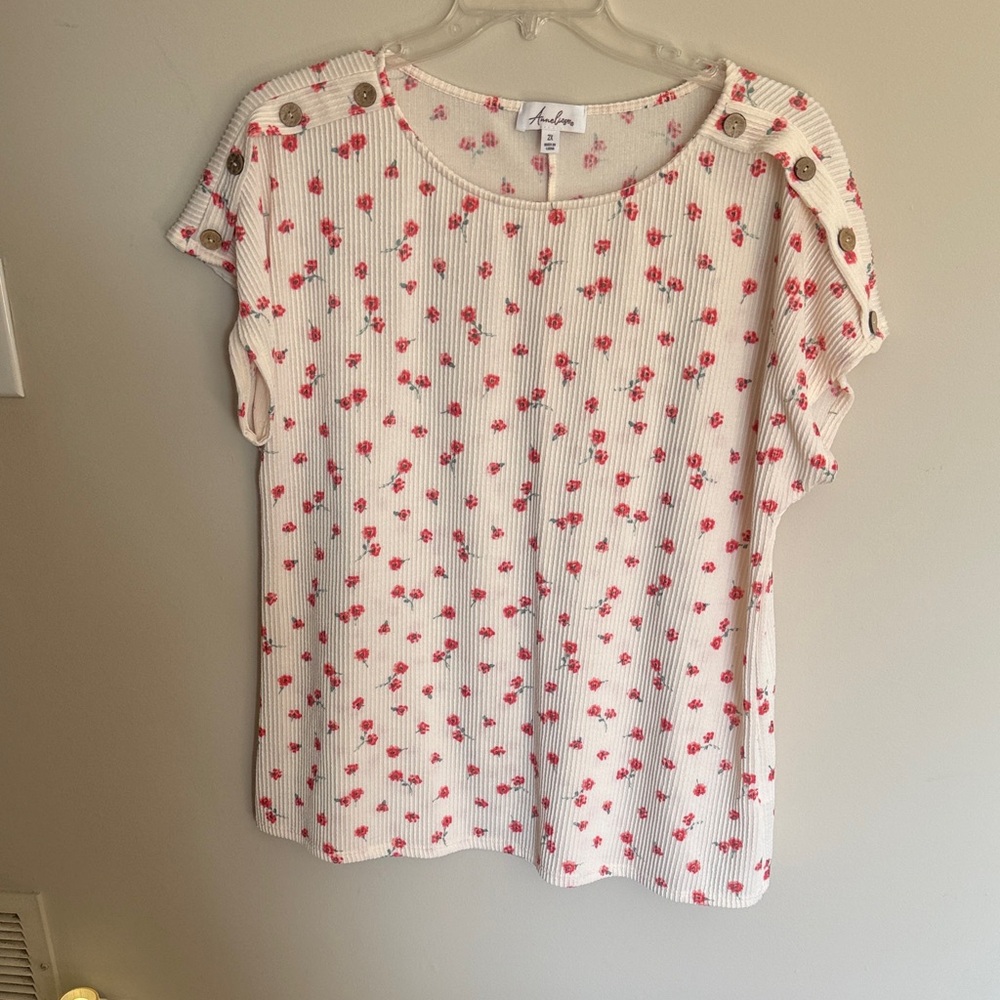 Aqua Cream Ribbed Short Sleeve Tee with Pink Floral Buttons